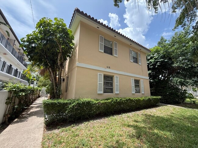 Building Photo - 518 Santander Ave