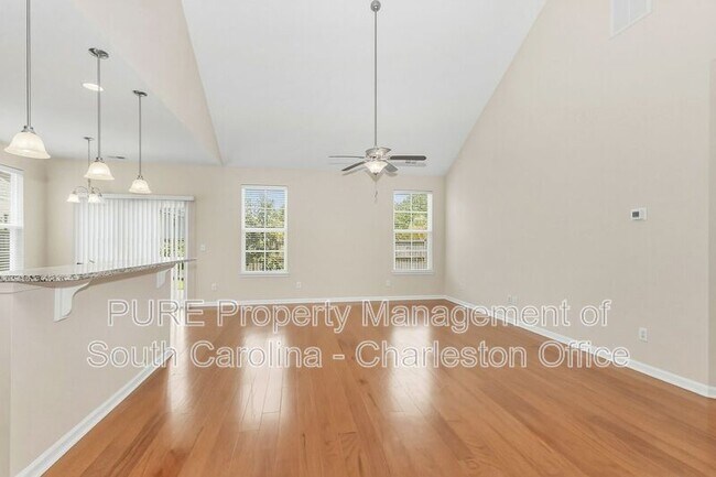 Building Photo - 481 Gianna Ln