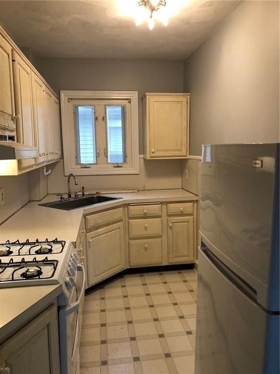 Building Photo - 356 Orient Ave