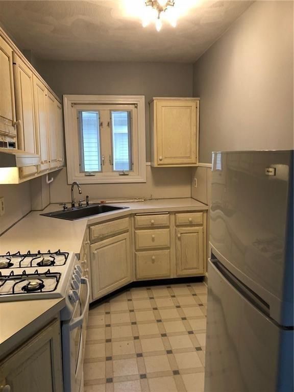 Foto del edificio - 356 Orient Ave