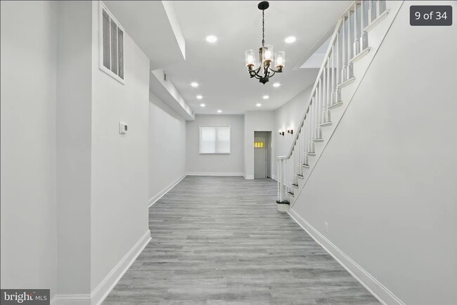 Building Photo - 118 S Conkling St