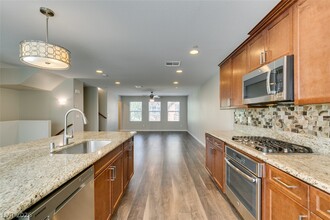 Building Photo - 4650 Ranch House Rd