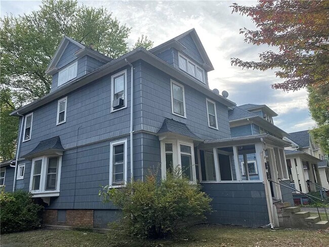 Foto del edificio - 529 Parsells Ave