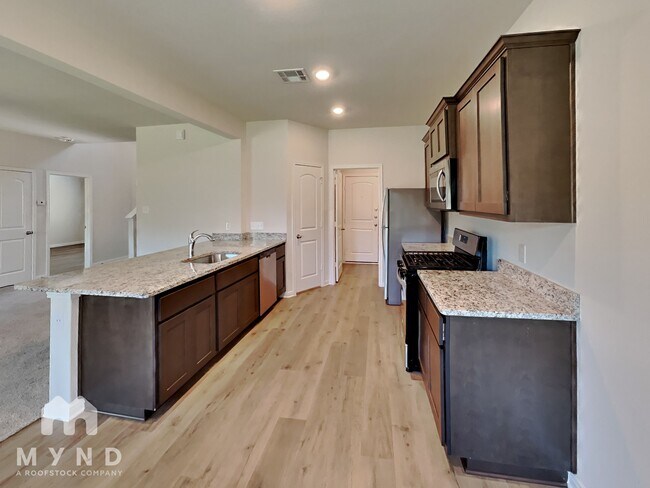 Building Photo - 1106 Clark Dr