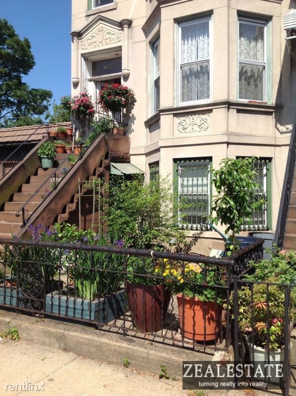 Building Photo - 1694 11th Ave