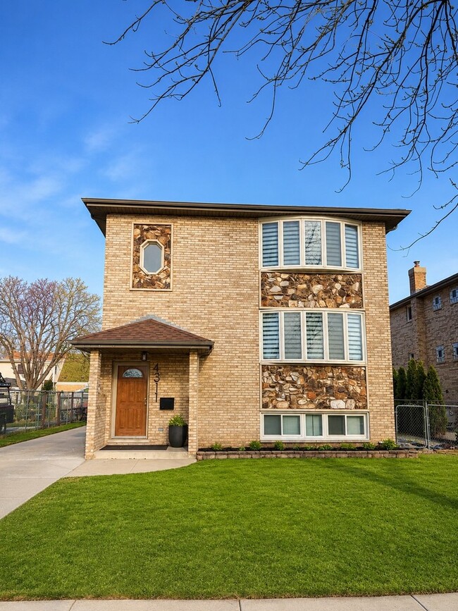Building Photo - 4311 Grace St