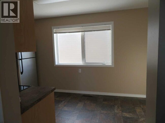 Photo du bâtiment - 5524-5549 49 Ave