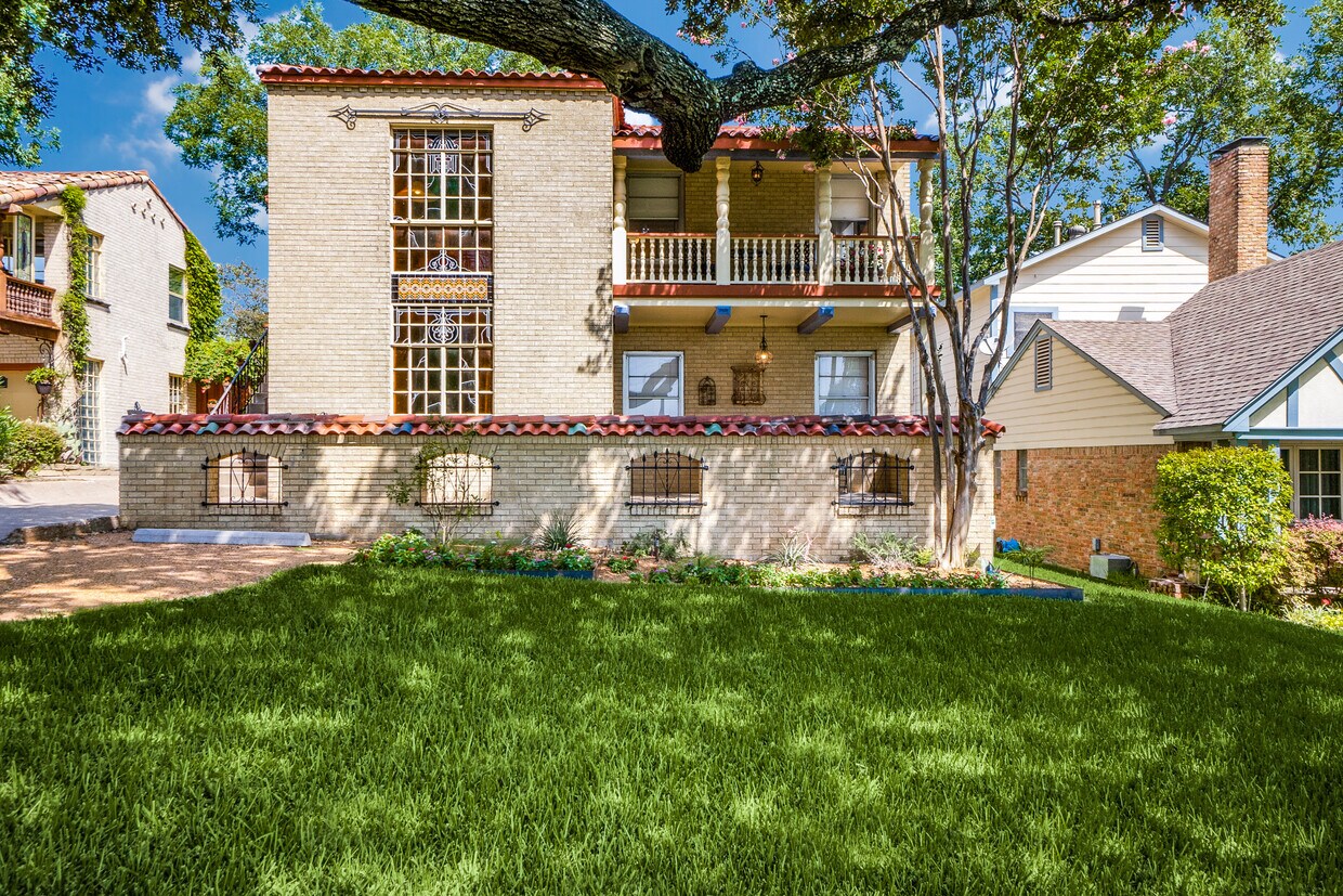 Foto principal - 7335 Lakewood Blvd