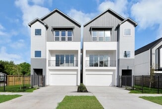 Building Photo - 3312 Live Oak St