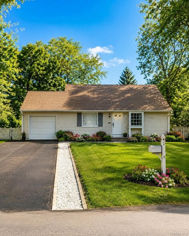 Building Photo - 785 Locksley Rd