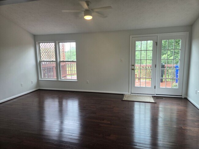 Foto del edificio - 6632 Granville Ct