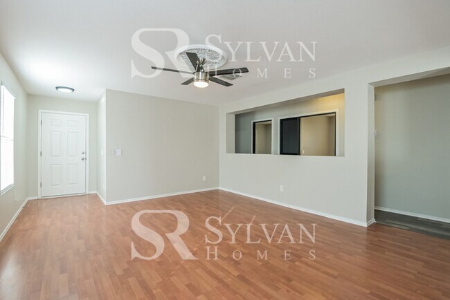 Foto del edificio - Welcome home to this stunning 3 bedroom, 2...