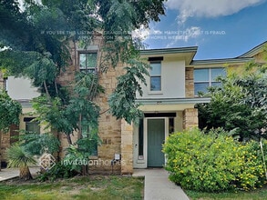 Building Photo - 179 Holly St