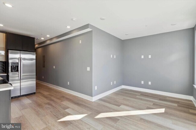 Building Photo - 1615 Poplar St