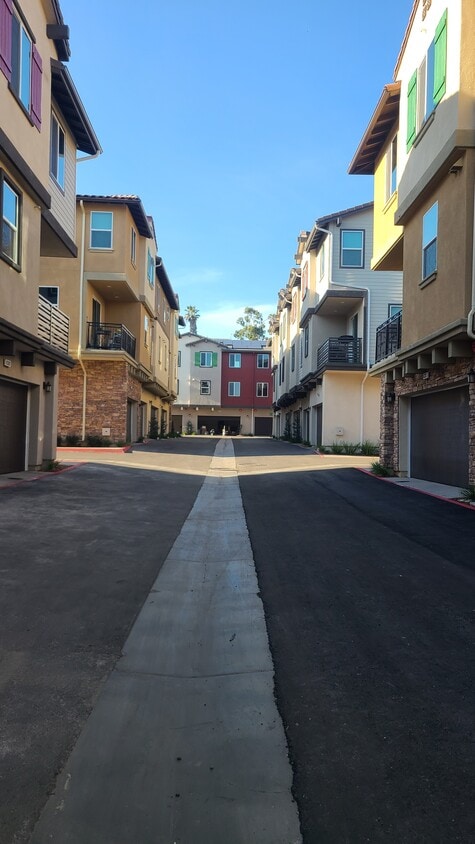 Foto del edificio - 8383 Tahoe St