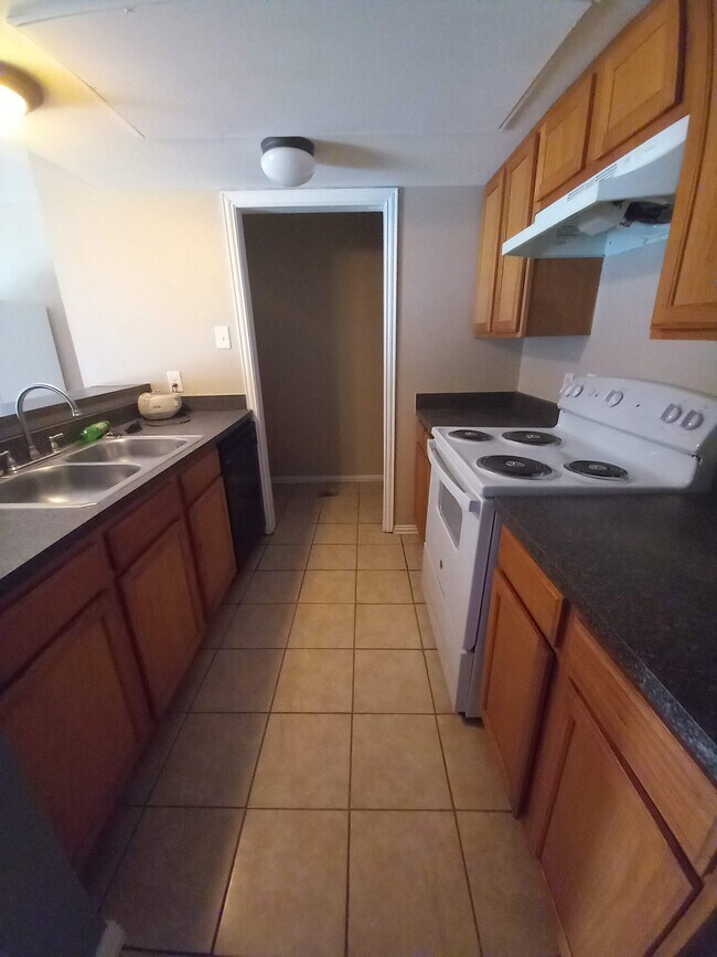 Building Photo - 4619 Country Creek Dr