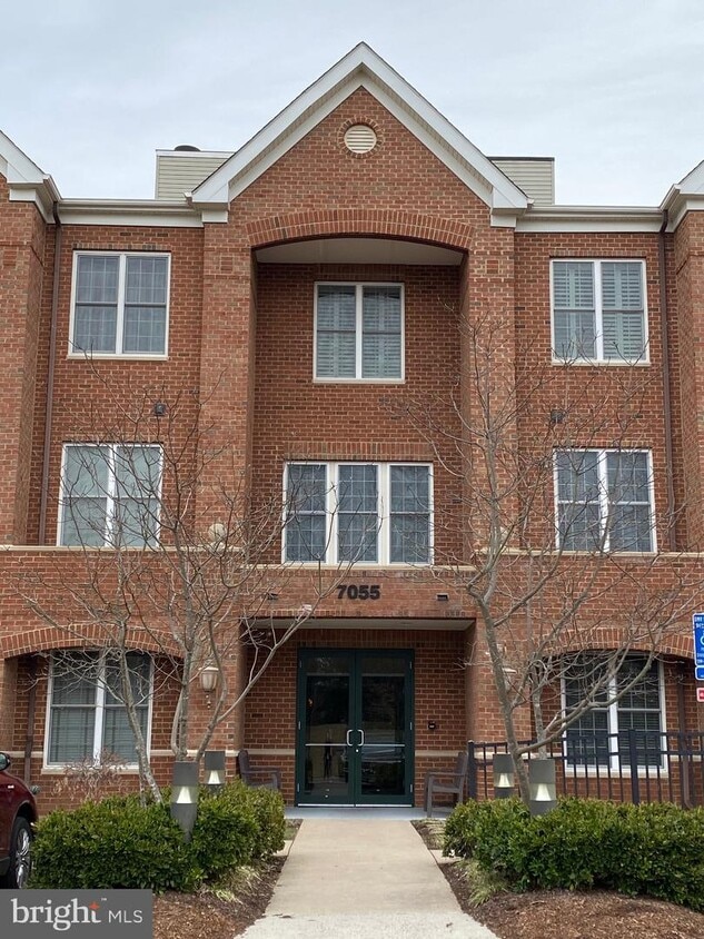 7055 Heritage Hunt Dr Unit 113, Gainesville, VA 20155 Room for Rent