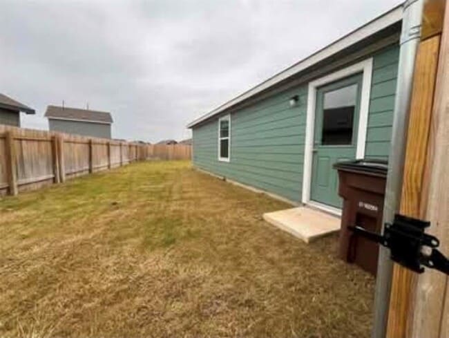 Building Photo - 420 Halfmoon Dr