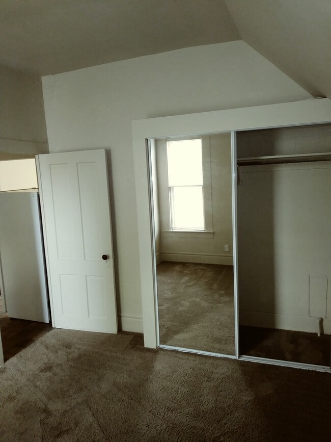 Building Photo - (488) 15th Street Apartments - 1 Bedroom /...