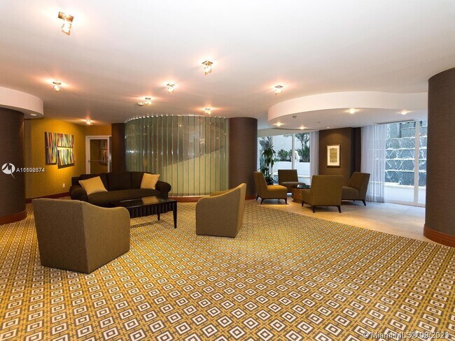 Foto del edificio - 21050 NE 38th Ave