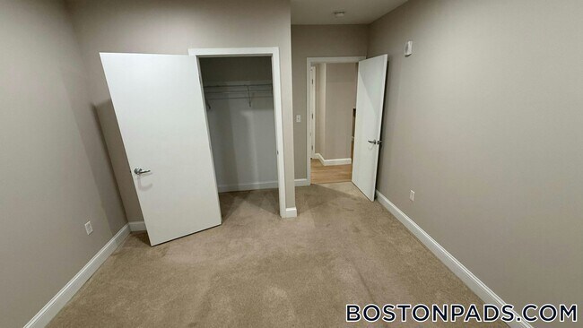 Foto del edificio - 75 S Main St