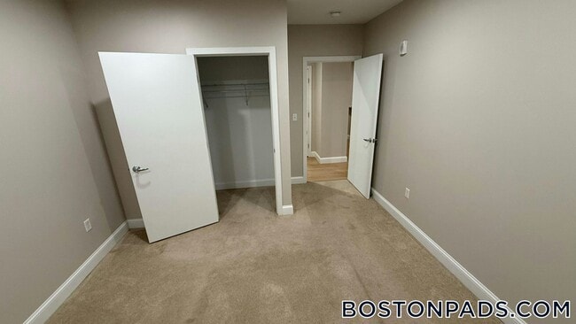 Building Photo - 75 S Main St