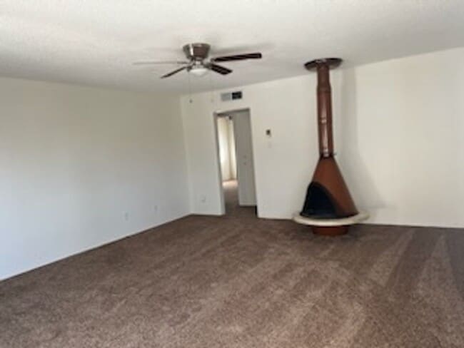 Building Photo - 6012 Stockdale Hwy