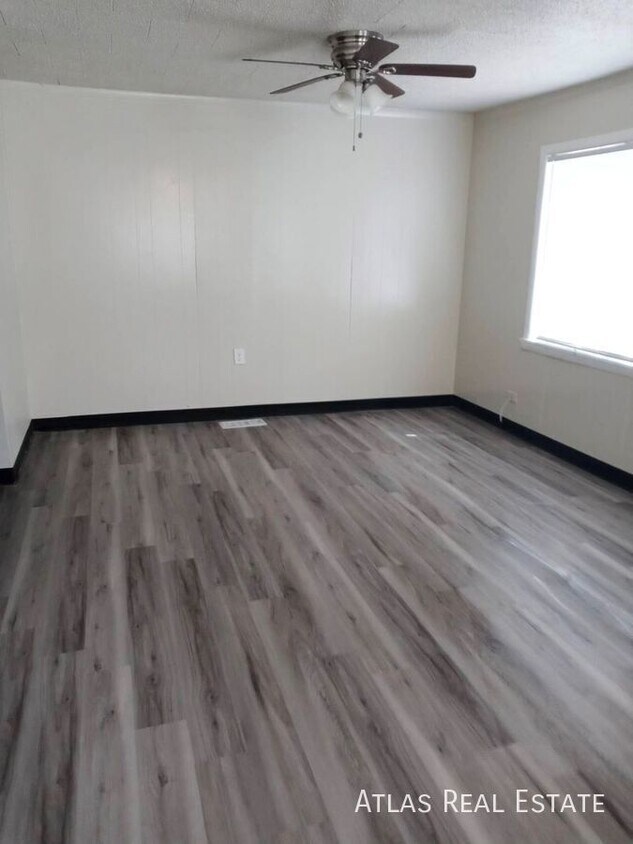 Foto del edificio - 2602 E Dale-1