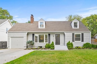 Building Photo - 3306 W 71st Terrace