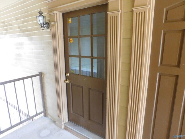 Foto del edificio - 2111 Epworth Dr NE