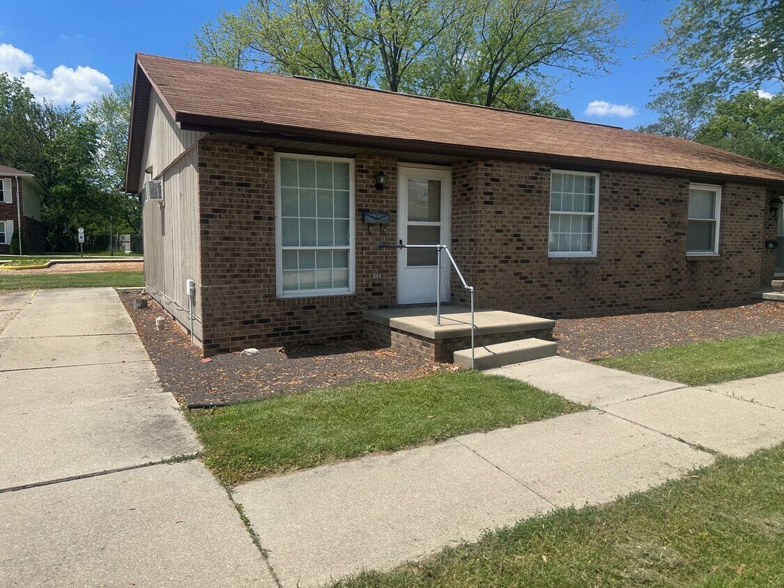 Foto principal - 518 N Oak St