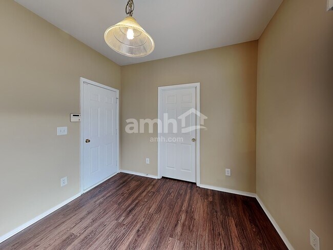 Foto del edificio - 9022 Newfield St