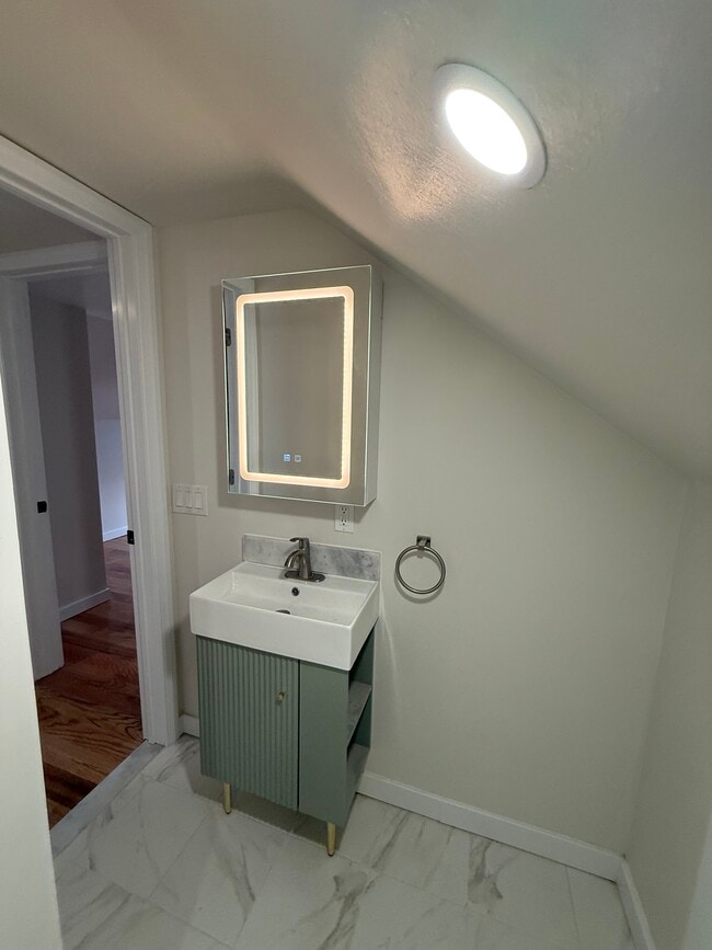 Foto del edificio - 19 Nichols St