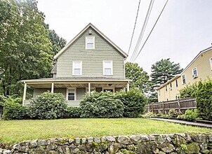 Building Photo - 7 Hillside Ave