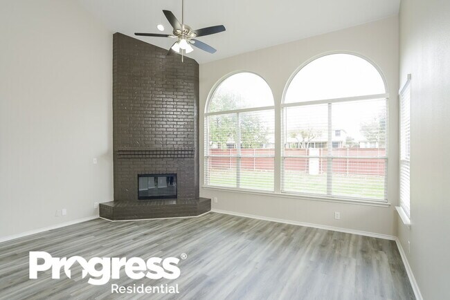 Building Photo - 121 Yeager Cir