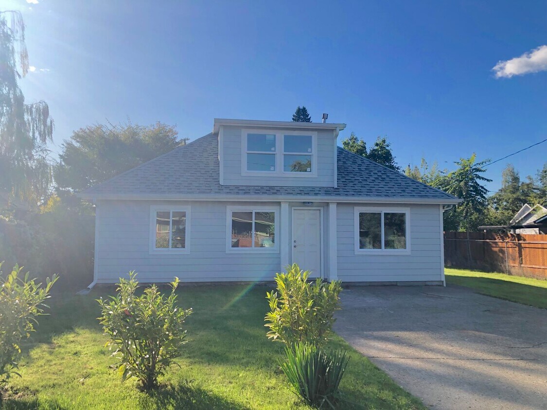 Primary Photo - UPDATED HOUSE, LARGE YARD & TONS OF CHARM!...