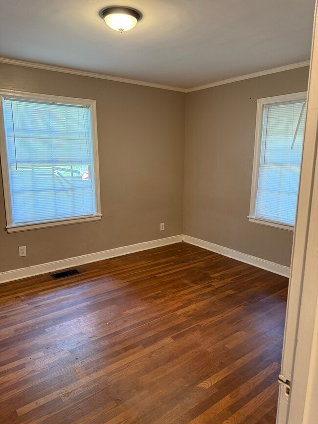 Building Photo - 2020 Courtland Pl