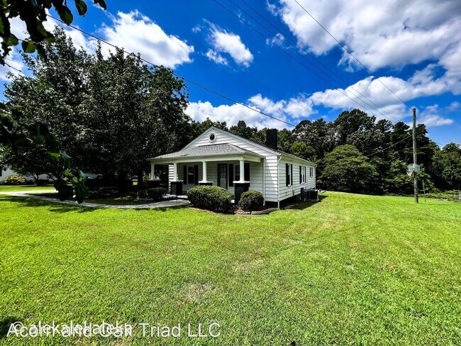 Building Photo - 3 br, 1 bath House - 724 Elmira St
