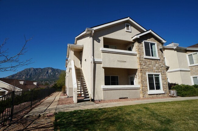 Building Photo - 3895 Strawberry Field Grove, Unit G