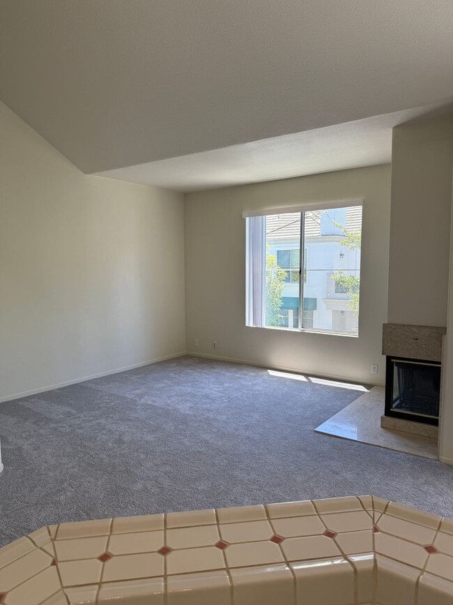 Building Photo - SPACIOUS 2 BEDROOM, 2 BATHROOM TOWNHOME  IN THE VILLAGIO. A NORTH SAN JOSE GEM. MUST SEE!!!