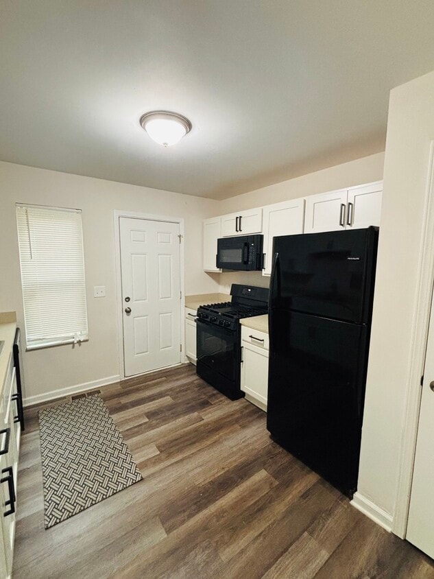 Foto principal - 606 E 103rd St