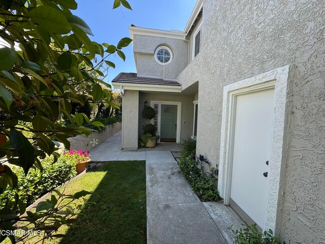 Building Photo - 834 Sunstone St