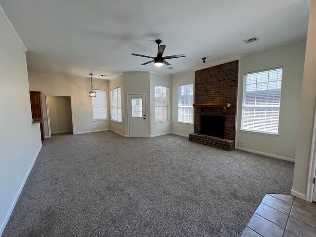 Foto del edificio - Spacious Property with 3 Beds + Study!