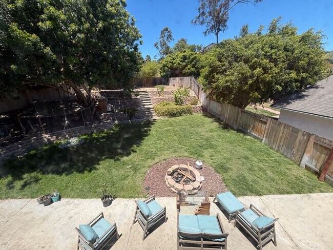 Building Photo - Beautiful 3 bed / 2.5 bath / 2021 sqft Single Family Home in Oceanside with Massive Backyard- Ava...