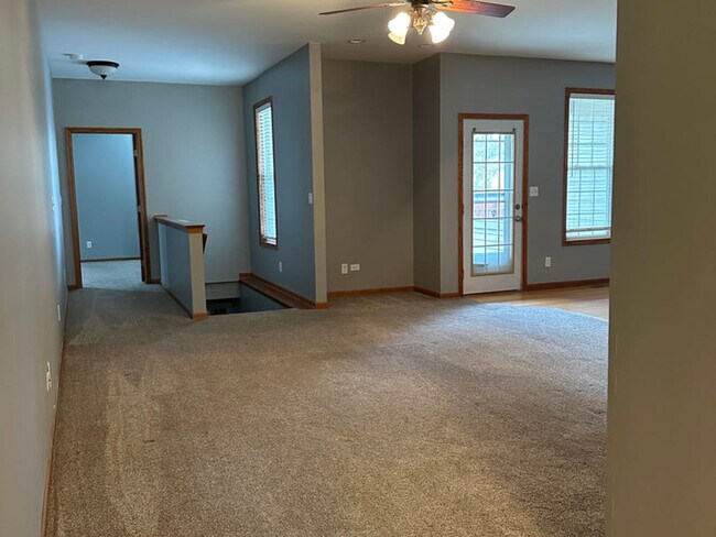 Building Photo - 1803 Periwinkle Dr