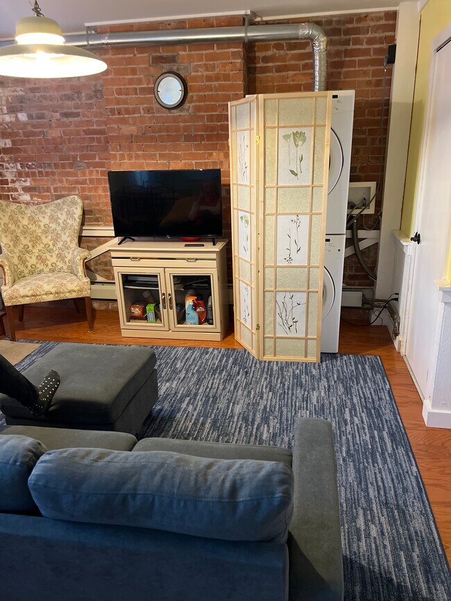 Sitting area - 71 Warren St
