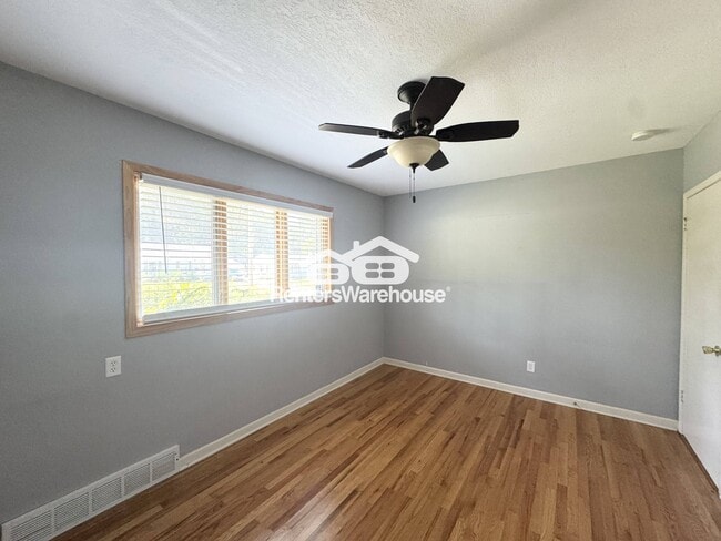 Foto del edificio - 5813 Clark St