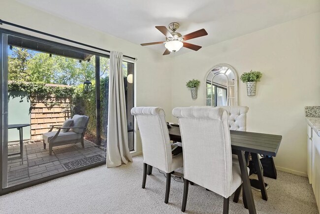Dining Room #1 - 786 Woodside Ln E