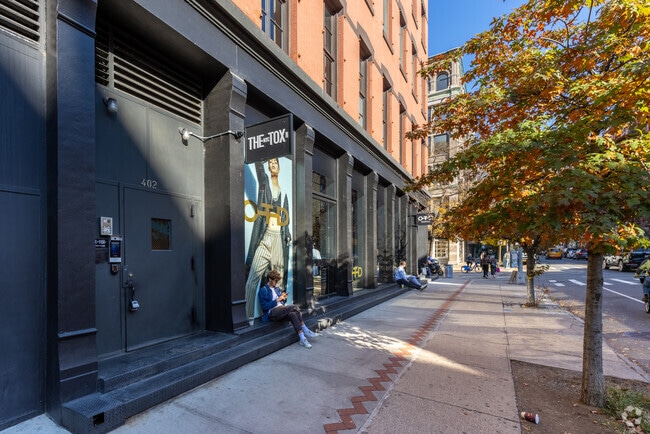 Entrance - 402 W Broadway