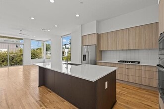 Building Photo - 4210 Delano Pl
